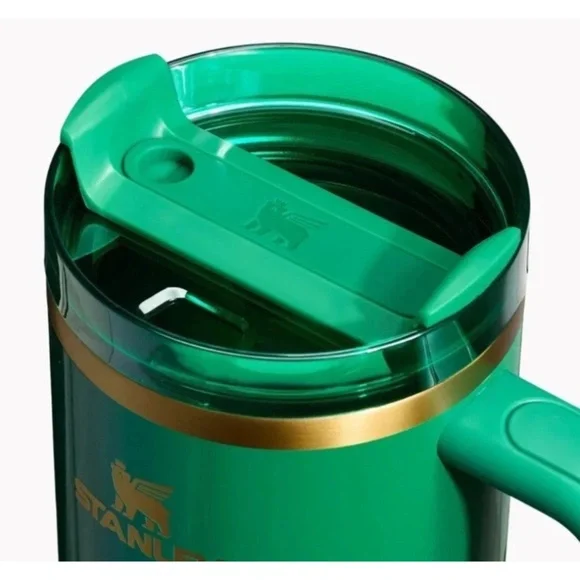 Limited Edition 2025 St Patrick’s Green Stanley 40oz Tumbler - Picture 3 of 12